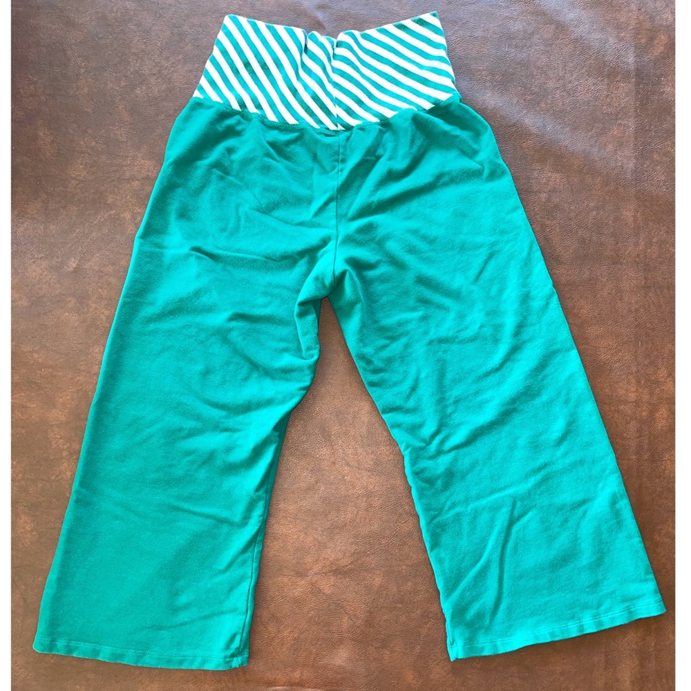 Four Leaf Clover Capris🍀 - Picture 5 of 6